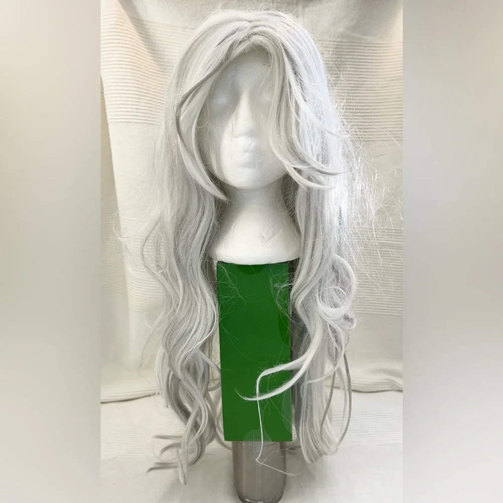 California Costumes Long Silver Wig - Picture 12 of 16